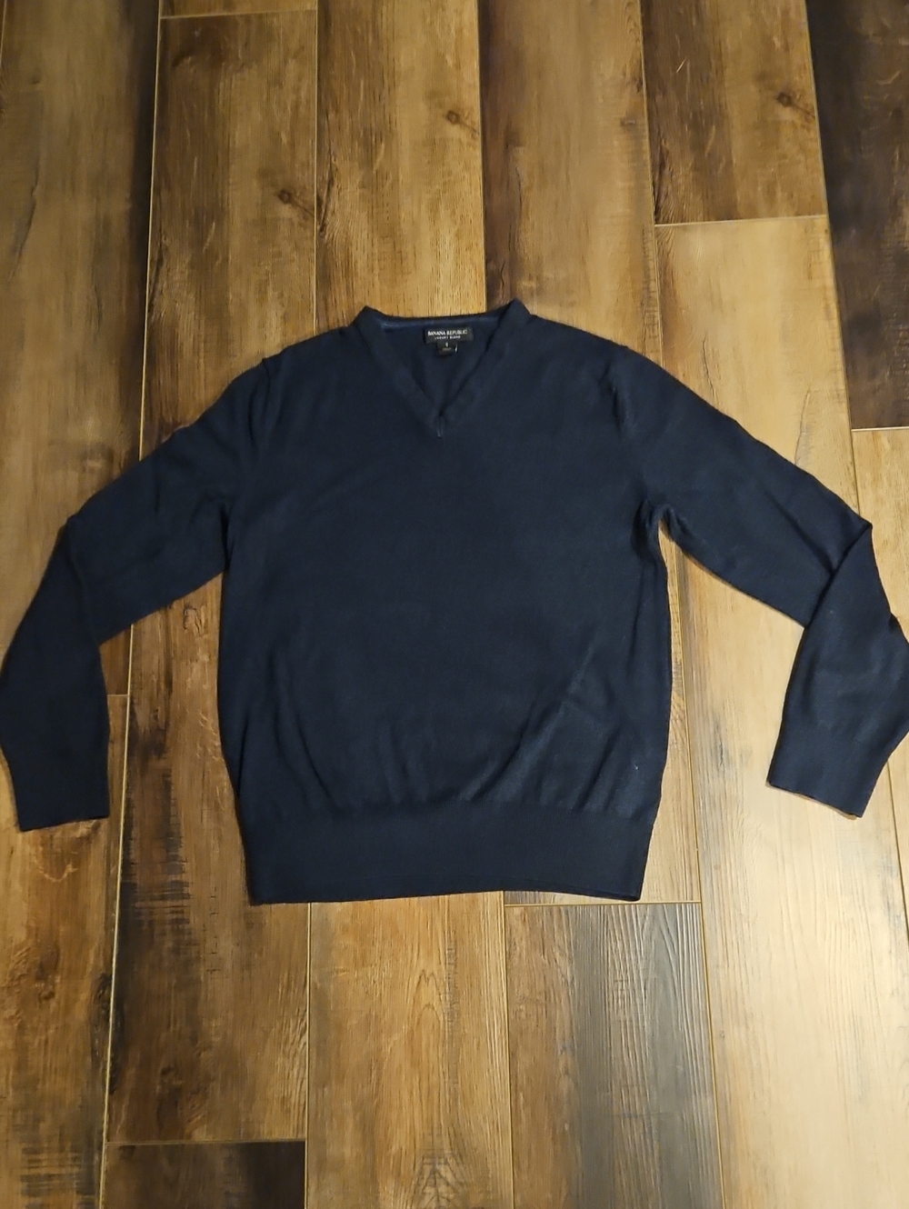 Banana Republic Men's Dark Blue V-Neck Sweater